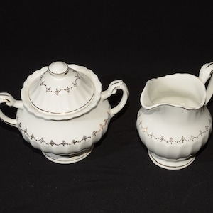 J&G Meakin Classic White creamer sugar bowl set lid white gold Bone China Vintage Wedding Table Dishes mint condition Ironstone