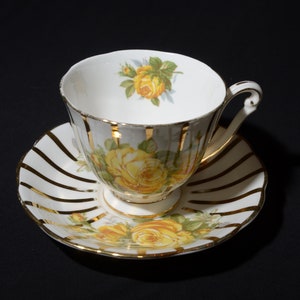 QUEEN ANNE Bone China Gold Stripe yellow orange rose floral tea cup and saucer Gold Rimmed England Vintage teacup