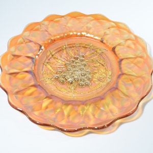 Vintage IMPERIAL Trauben glänzender Karneval Glas irisierende dunkle Ringelblume angehobene Traube großer Teller 11 Zoll gerüschter Rand Servieren