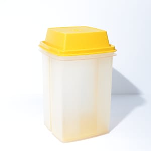 Yellow Tupperware pick a deli 1330 container pickle keeper olives peppers Mid century Hard Plastic made in Canada 1332 picker 1331 ot