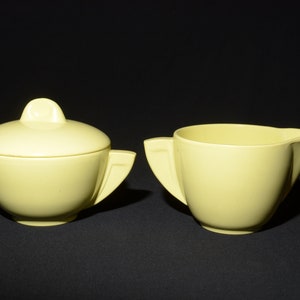 Vintage MELMAC pastel yellow creamer and sugar bowl Mid century Hard Plastic Melamine Dinnerware Canada