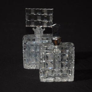Vintage Clear vanity set Perfume Glass Bottle Glass Art deco Flacon Decanter decoration stopper chipped cut glass faceted ot