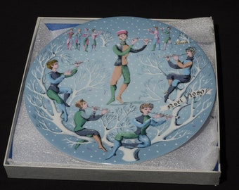 1980 Haviland Limoges France Series of the 12 Days of Christmas Eleven Pipers Piping 11 NEW in original box collector plate Hetreau