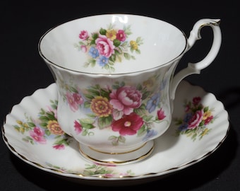 ROYAL ALBERT Chelsea Garden Bone China Teacup and saucer floral bouquet flowers Gold Rimmed England Vintage Montrose shape