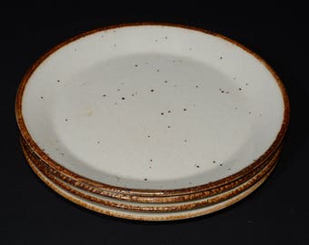 J & G Meakin England Lifestyle 4 small plate 6 1/4&quot; off-white speckled in brown pottery 1970s farmhouse decor cottage table to oven OT
