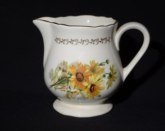 Gien creamer 4 1/4" tall small pitcher  milk jug Marguerite pattern milk pot  vintage made in France