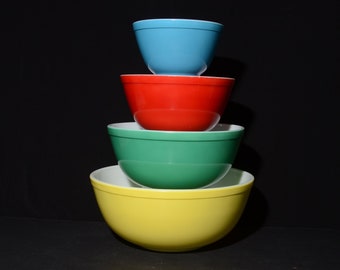 pyrex primary color mixing bowls