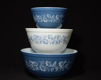 PYREX Colonial mist Blue Set of 3 bowls 401 402 and 403 Vintage Pyrex Mixing Bowl Set 1980s Vintage Floral Blue mist  AP