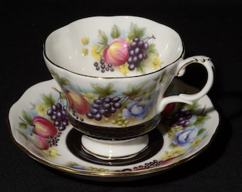 ROYAL ALBERT Country Fayre Series Kent Bone China Teacup and saucer Gold Rimmed England Vintage black Chelsea shape