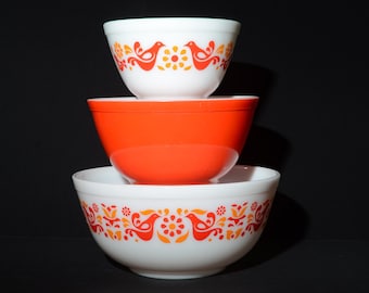 PYREX Set of 3 Friendship bowls 401 402 403 Vintage Pyrex Mixing Bowl Set Vintage HTF Birdie Friendship Bird Red Rooster Bird Red ap