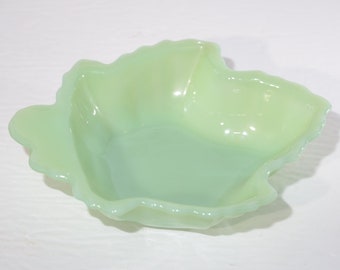 FIRE KING Jadeite Maple leaf candy dish dessert dish Collectible Fire King Vintage Fire King Anchor Hocking milk glass jadite Green