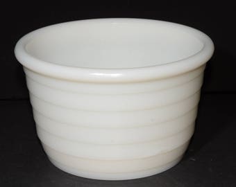 Vintage White Milk Glass Ribbed Mixing Bowl Batter Bowl Round White Kitchen Vintage Bakeware Serving Bowls Planter Bowl Fruit