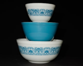 PYREX Horizon Blue Set of 3 bowls 401 402 and 403 Vintage Pyrex Mixing Bowl Set 1960s Vintage Blue Apollo 11 moon