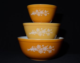 PYREX Schmetterling gold redesign 3er Set Schüssel 401 402 und 403 Vintage Pyrex Schüssel Set 1970er Jahre orange Schüssel Flora Stiel