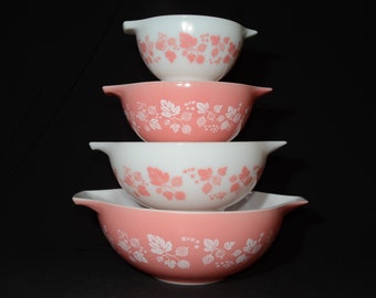 PYREX Gooseberry Set of 4 Cinderella Pink Nesting bowls 441 to 444 Vintage Pyrex Mixing Bowls 1950s  Leaves and Berries