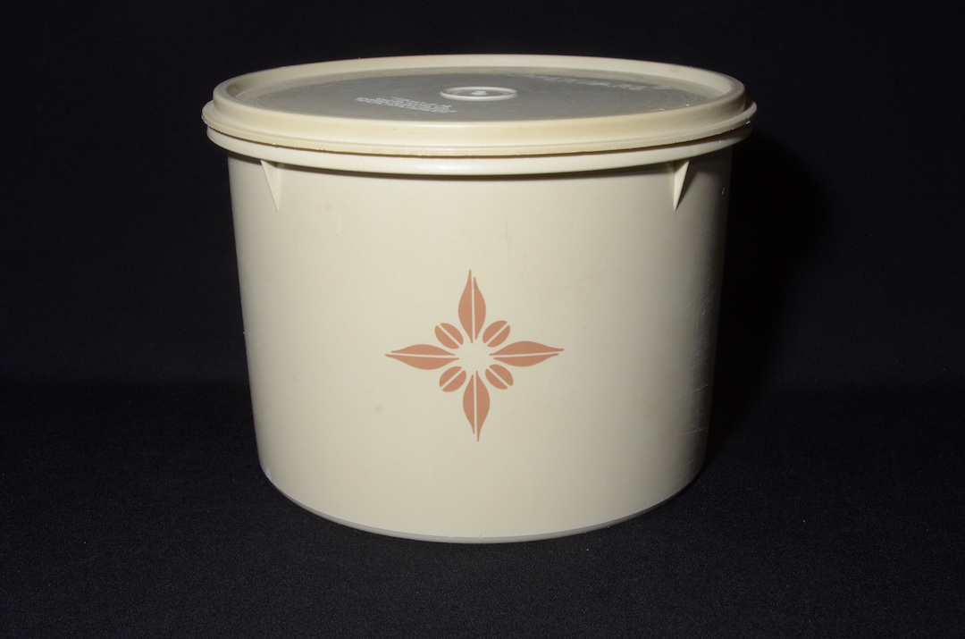 ヴィンテージ タッパーウェア アーモンド ラウンドコンテナ