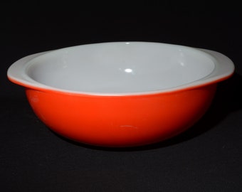 PYREX red round casserole vintage pyrex cocotte made in USA 024 2 Qt