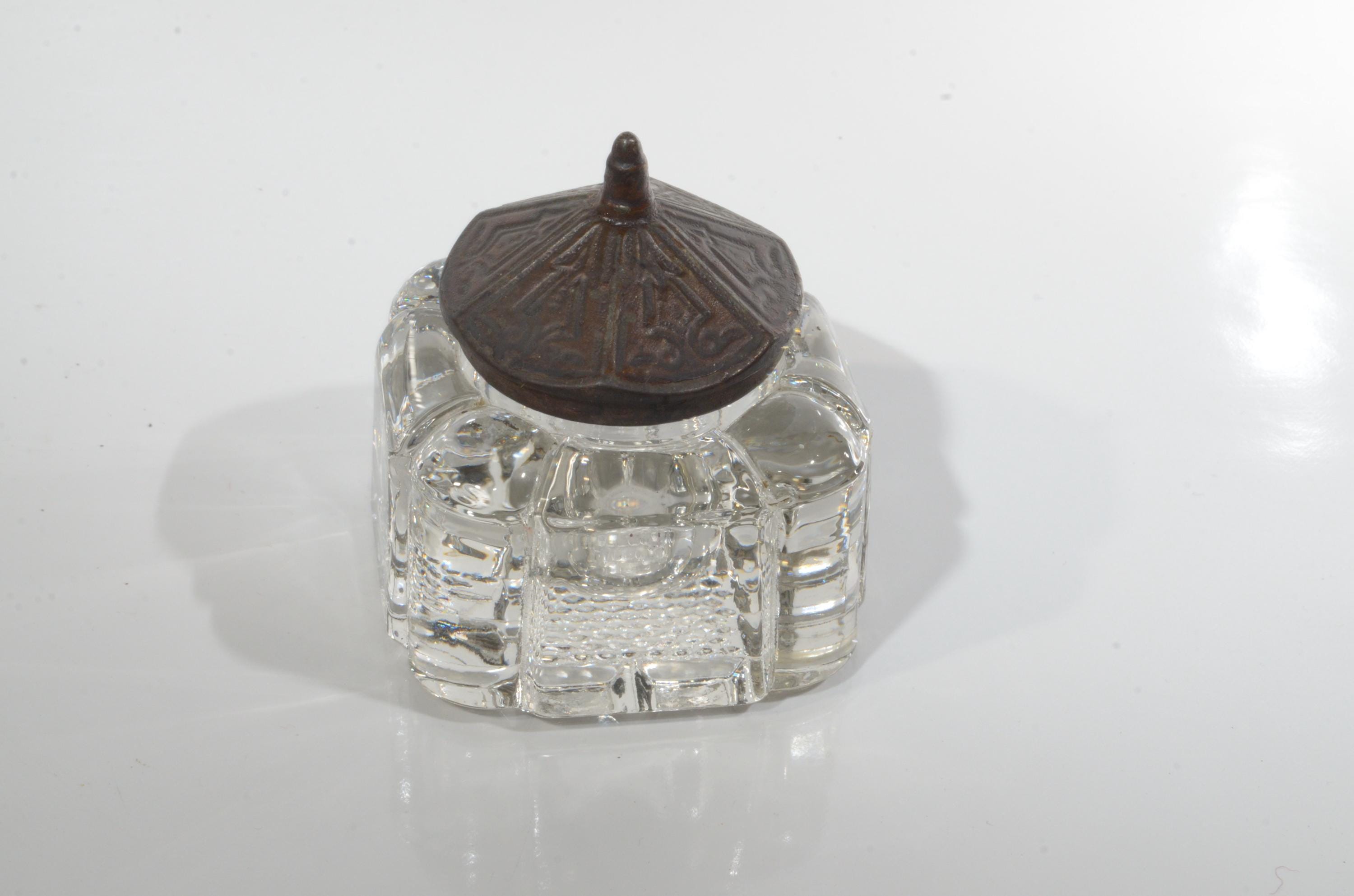 アンティークインク壺ガラスインクボトル2個セット、金属製上蓋付き