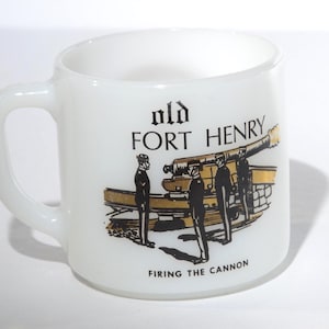 FEDERAL GLASS Old Fort Henry Firing the cannon Mug Coffee mug Milk glass vintage black gold The Citadel Upper Canada Ontario