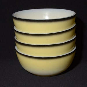 HAZEL ATLAS Yellow and Black Set of 4 bowl dessert Ovide Pattern Platonite Collectible Moderntone vintage