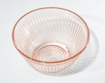 Pink Depression Glass Small Bowl  Vintage vertical rib pattern bullseye 5 3/8 inches in diameter