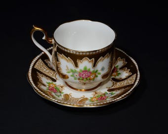 ROYAL ALBERT Bone China Teacup and saucer Royalty Gold Gold Rimmed England Vintage 1930s Hampton Shape