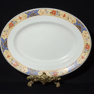 Plato ovalado Maureen de Wood and Sons, 28 cm de largo, con estampado floral de Burslem de Inglaterra y pérdida de oro.