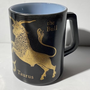 FEDERAL GLASS Taurus Mug Coffee mug Astrology Tea Cup Milk glass vintage Black and gold Zodiac The Bull April 20- May 20