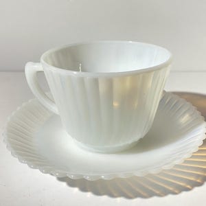 Vintage MacBeth Evans theekop en schotel set opaalachtig depressieglas Monax Petalware theekop bloemblaadje