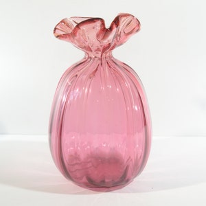 Beautiful Pilgrim cranberry Glass bag sack Vintage flower vase 8 inches tall glassware blown pink great condition ribbed