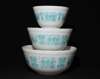 Vintage PYREX Set of 3 Amish Butterprint Turquoise bowl 401 402 and 403 Vintage Pyrex Mixing Bowl Set 1950s Kitchen serving bowl