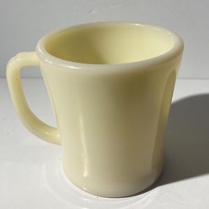 FIRE KING Ivory D handle Coffee mug Milk glass Anchor Hocking