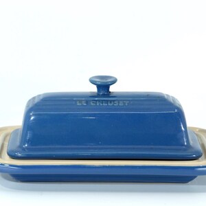 Le Creuset Signature Enamel Stoneware Ceramic butter dish Blue 17-25 Beige knob