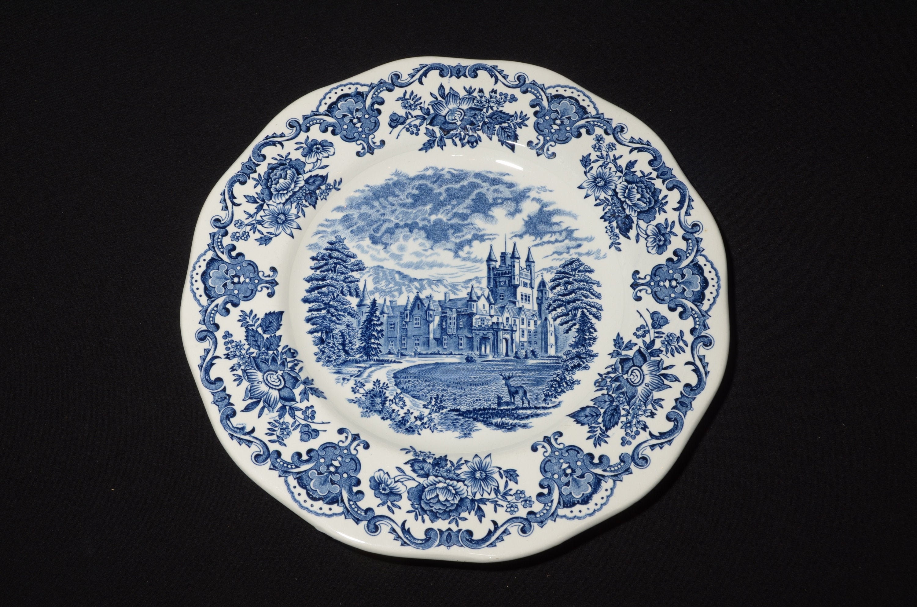 Royal Homes of Britain Enoch Wedgwood Tunstall Dinner Plate