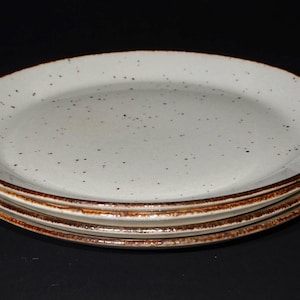 J & G Meakin England Lifestyle 4 small plate 6 1/4" off-white speckled in brown pottery 1970s farmhouse decor cottage table to oven OT