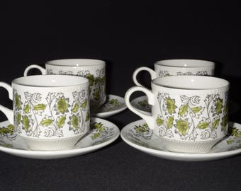 Conjunto vintage de 4 xícaras e pires Kathie Winkle Electra Broadhurst, cor verde folha de Staffordshire, fabricado na Inglaterra.