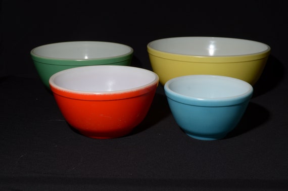 Full Set 4 PYREX Primary Color Mixing Bowls Vintage Pyrex Mixing Bowl Set  No Numbers Bowls Primitive 1940s Unnumbered Primary 