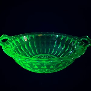 Jeannette Glass Green Depression Glass Windsor serving bowl serving dish  Windsor diamond handle Uranium glass green glass