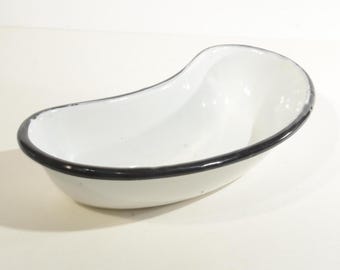 Vintage enameled tray with Kidney shape medical equipment enamel ware white with black rim container laboratory instrument enamelware