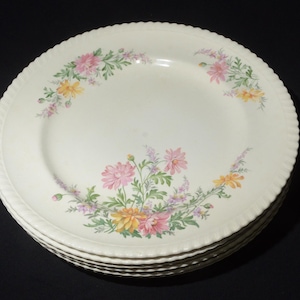 Sovereign Potters CYNTHIA set of 6 dinner plate 10 inches scalloped edge England vintage 950-49 flowers floral FLAWS Canada Earthenware