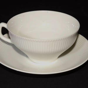 PORSGRUND Norwegen Weiß Teetasse mit Untertasse Vintage PP 4172 Made in Norwegen von Tias Eckhoff &#39;Det Ridered&#39; 1950s Bone China PP 52