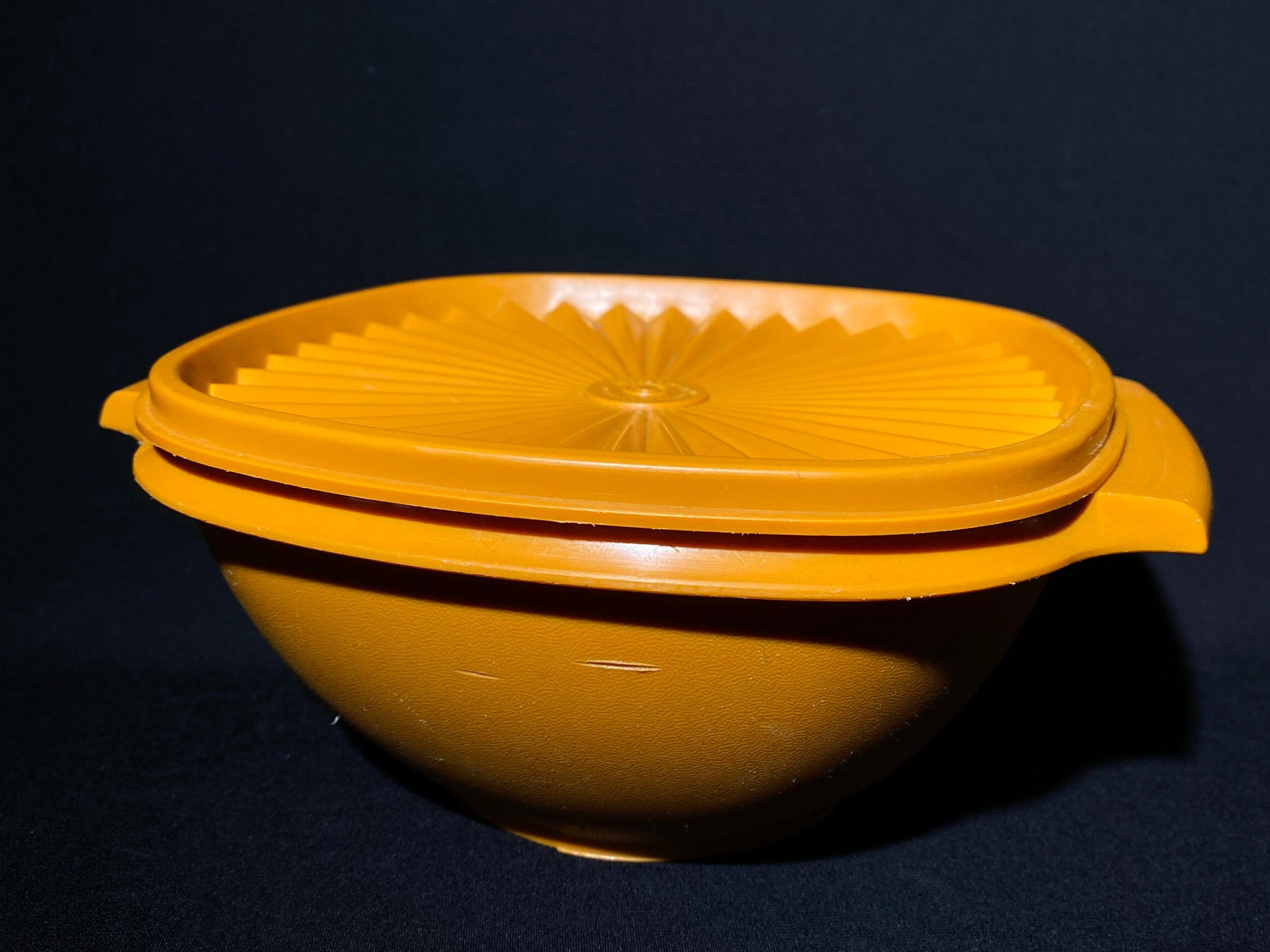Vintage TUPPERWARE 838 Servalier orange bowl snap on lid Canada handle
