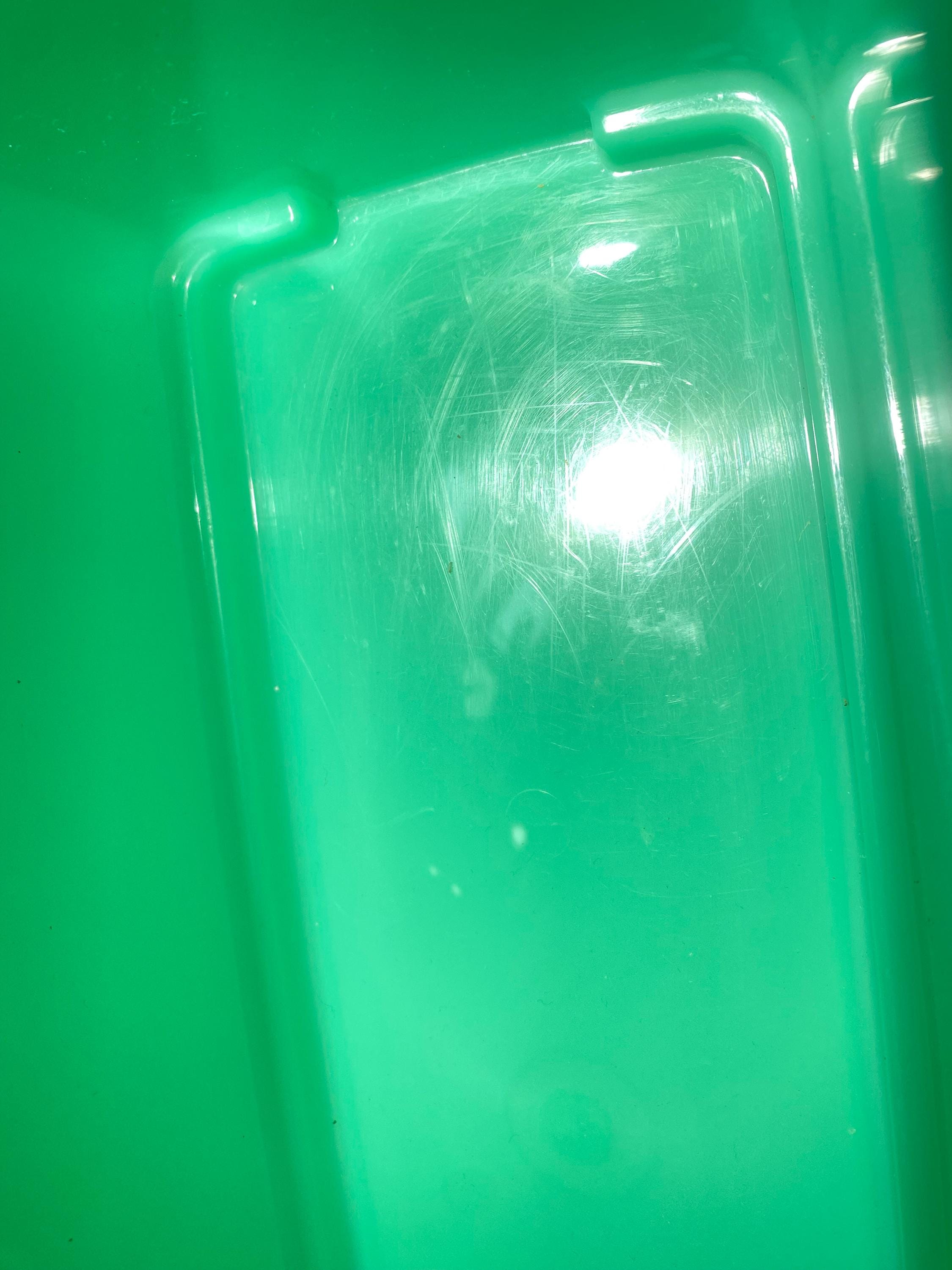Contenitori e scatole verde per la casa