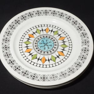 Set of 4 Vintage Kathie Winkle Broadhurst Roulette dinner plate plate 9.5 inches Dinnerware Staffordshire Made in England ot