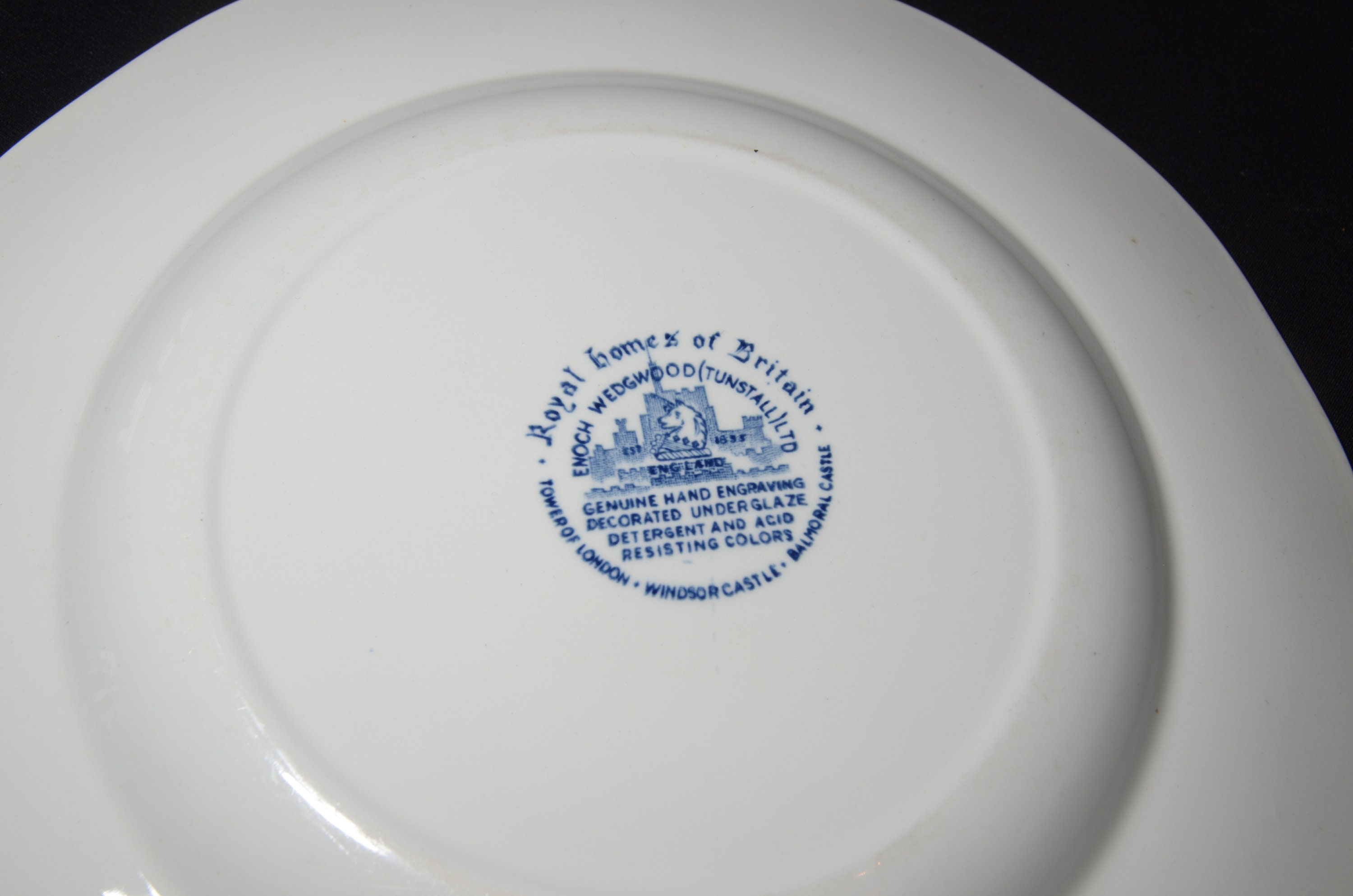 Royal Homes of Britain Enoch Wedgwood Tunstall Dinner Plate