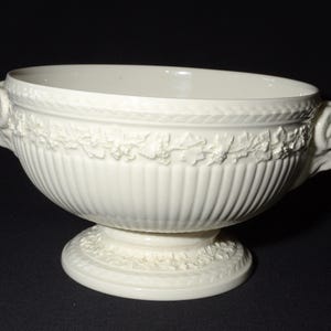 Wedgwood Queensware white footed bowl Rams Head Handles Centerpiece pedestal Wedgwood of Etruria & Barlaston England 8-1/4&quot; vine ot