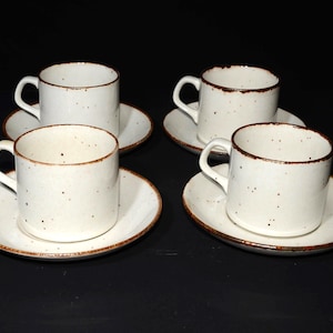 J & G Meakin Lifestyle 4 teacup and saucer set off-white speckled in brown  England 8 Piece Tea Set vintage pottery c.1970s cup mug 8 oz OT