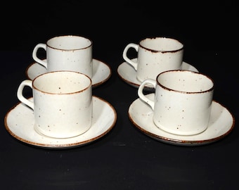 J & G Meakin Ensemble de 4 tasses à thé et soucoupes Lifestyle, blanc cassé moucheté de brun, Angleterre Service à thé 8 pièces, poterie vintage, vers 1970, tasse 8 oz OT