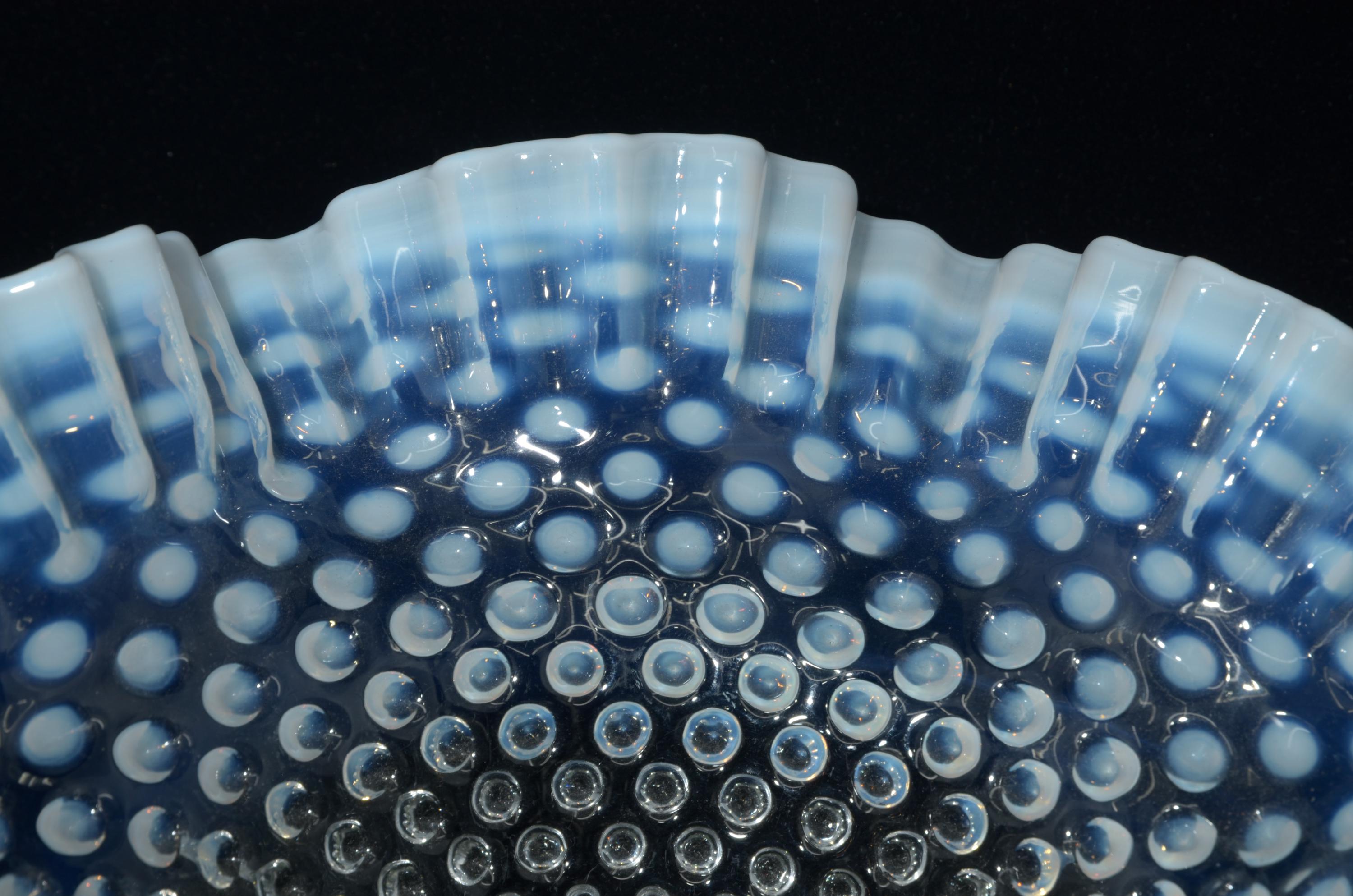 フェントン　ブルーオパルセント　ホブネイル　ラージフリルボウル お値下げ中 フェントン ブルーオパルセント ホブネイル ラージフリルボウル