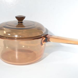 Naczynie żaroodporne Corning Vision 1,5 l z pokrywką, vintage, okrągły uchwyt, szkło bursztynowe, szkło dymione, Vision Ware, wyprodukowano w USA
